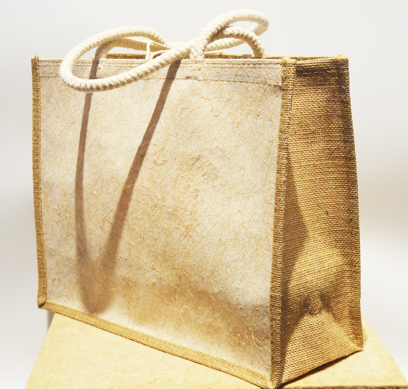 Button handbag